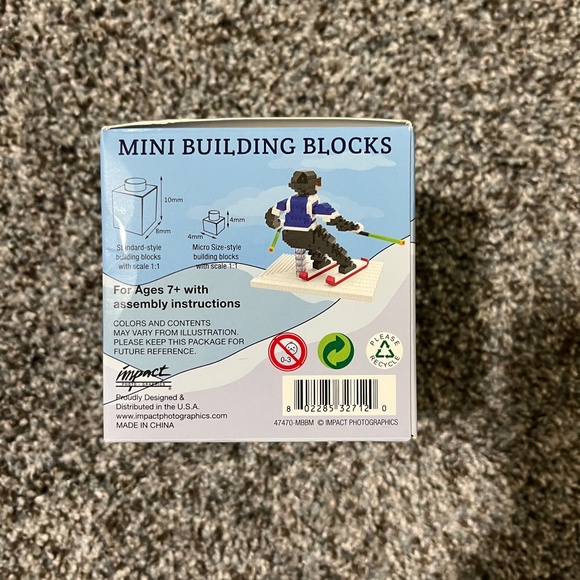 FINAL SALE: Skier mini building blocks, new without tags - Picture 2 of 4